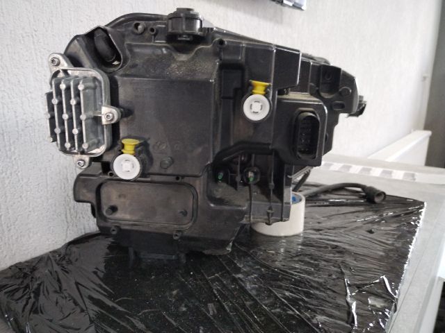 bontott SKODA KAROQ Bal Fényszóró