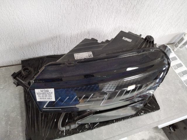 bontott SKODA KAROQ Bal Fényszóró