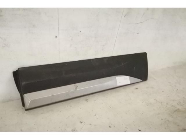 bontott SKODA KAROQ Bal hátsó Ajtó Díszléc