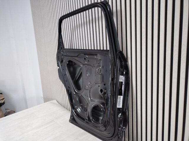 bontott SKODA KAROQ Bal hátsó Ajtó (Üres lemez)