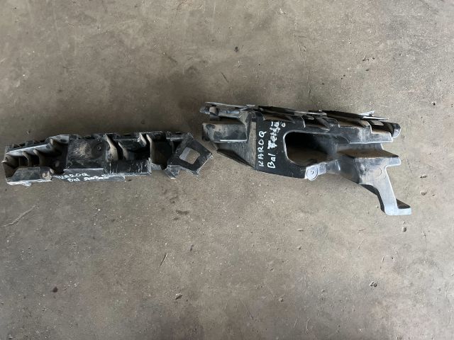 bontott SKODA KAROQ Bal hátsó Oldal Lökhárító Tartó (Műanyag)