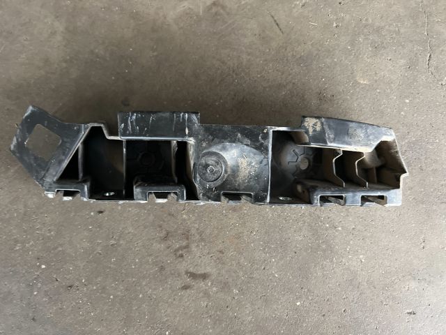 bontott SKODA KAROQ Bal hátsó Oldal Lökhárító Tartó (Műanyag)