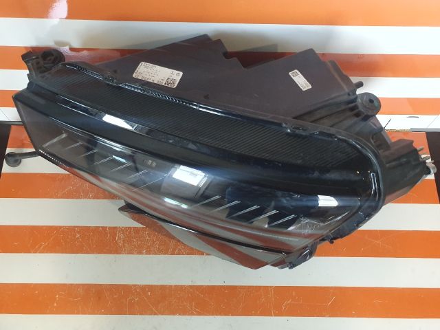 bontott SKODA KAROQ Bal Ledes Fényszóró