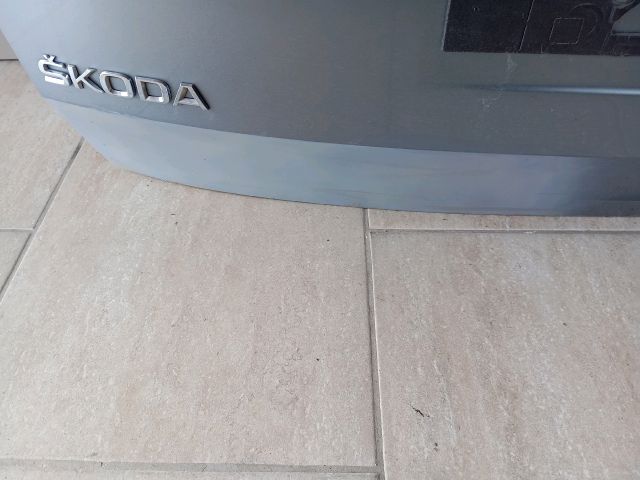bontott SKODA KAROQ Csomagtérajtó (Üres lemez)