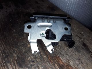 bontott SKODA KAROQ Csomagtérajtó Zárszerkezet