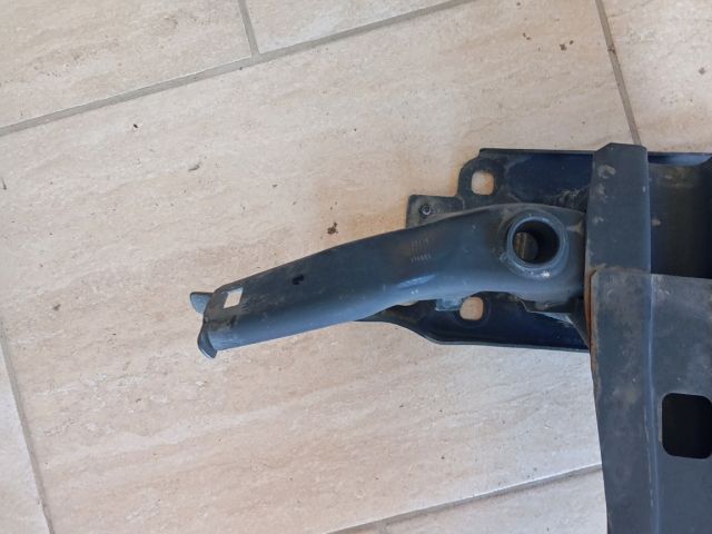 bontott SKODA KAROQ Első Lökhárító Merevítő (Fém)