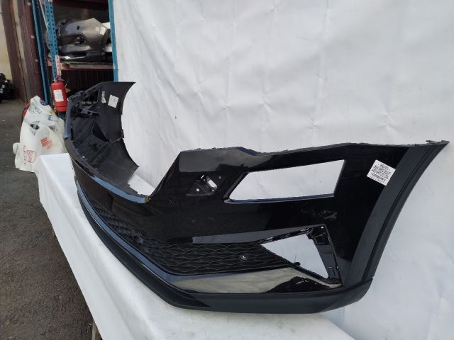 bontott SKODA KAROQ Első Lökhárító (Üresen)