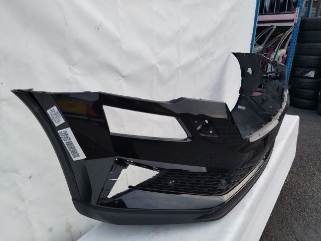 bontott SKODA KAROQ Első Lökhárító (Üresen)