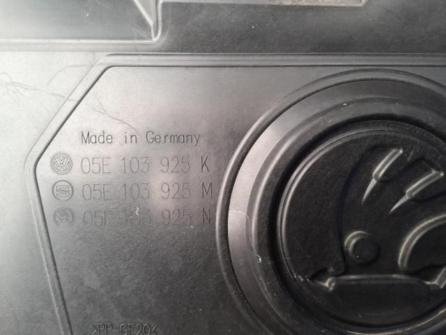 bontott SKODA KAROQ Felső Hűtőburkolat