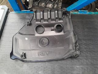 bontott SKODA KAROQ Felső Hűtőburkolat