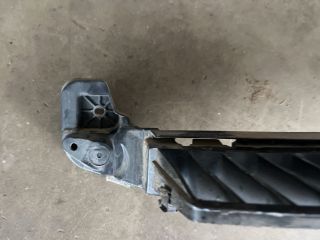 bontott SKODA KAROQ Hátsó középső Lökhárító Tartó (Műanyag)