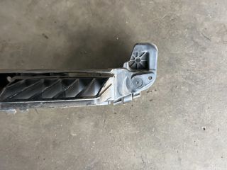 bontott SKODA KAROQ Hátsó középső Lökhárító Tartó (Műanyag)