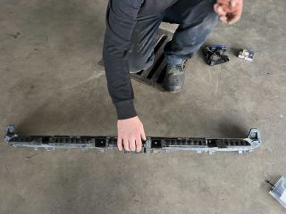 bontott SKODA KAROQ Hátsó középső Lökhárító Tartó (Műanyag)