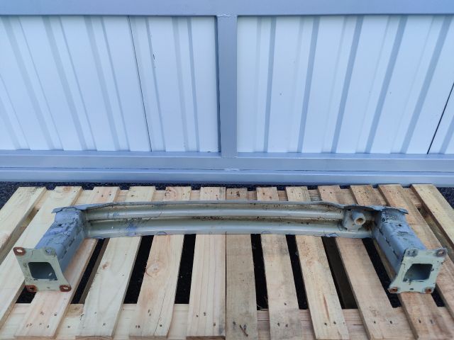 bontott SKODA KAROQ Hátsó Lökhárító Merevítő (Fém)