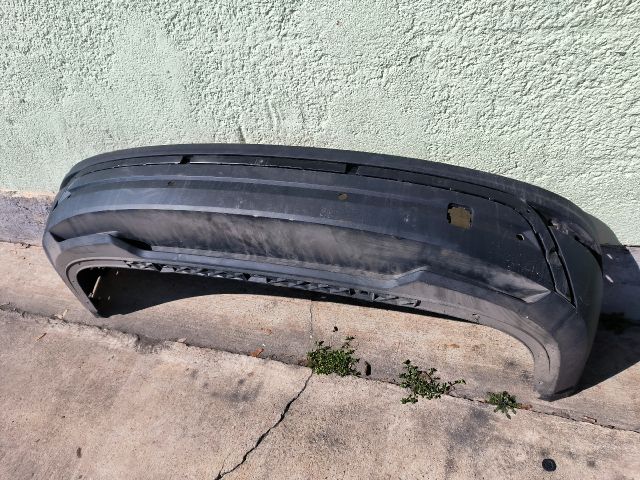 bontott SKODA KAROQ Hátsó Lökhárító (Részeivel)