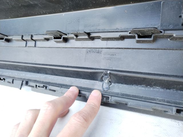 bontott SKODA KAROQ Hátsó Lökhárító (Üresen)