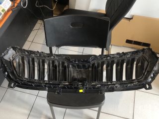 bontott SKODA KAROQ Hűtőrács