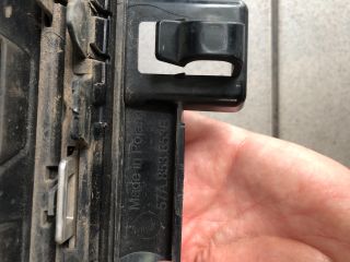 bontott SKODA KAROQ Hűtőrács