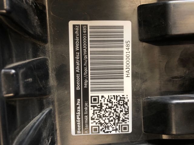 bontott SKODA KAROQ Hűtőrács