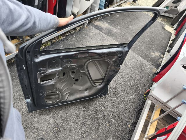 bontott SKODA KAROQ Jobb első Ajtó (Üres lemez)