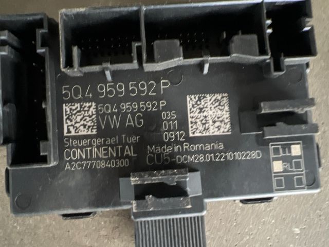 bontott SKODA KAROQ Jobb első Ajtó Vezérlőegység