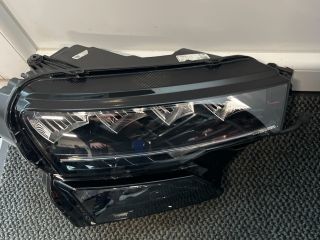 bontott SKODA KAROQ Jobb Fényszóró