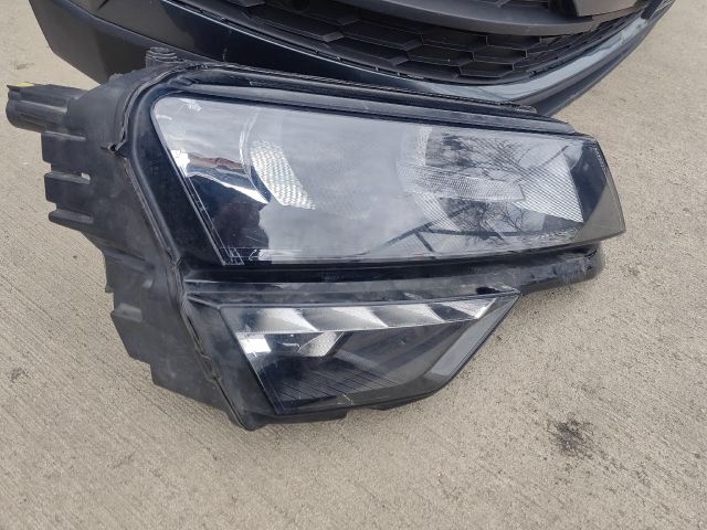 bontott SKODA KAROQ Jobb Fényszóró