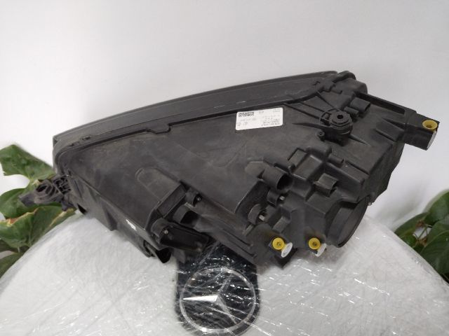 bontott SKODA KAROQ Jobb Fényszóró