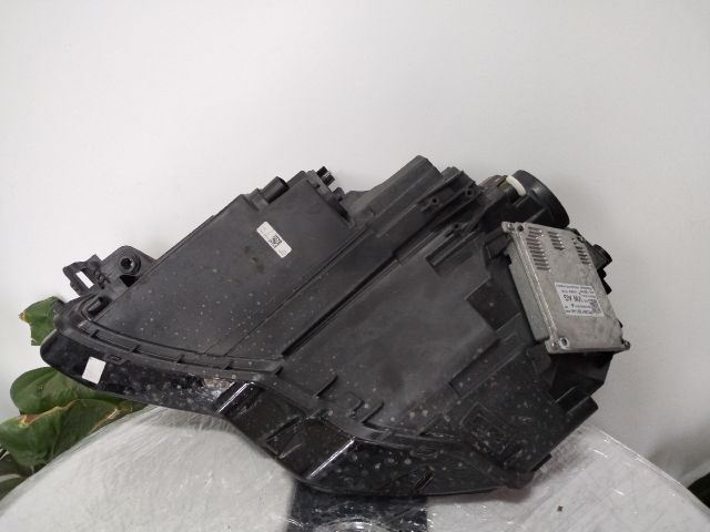 bontott SKODA KAROQ Jobb Fényszóró