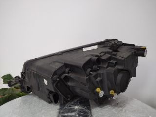 bontott SKODA KAROQ Jobb Fényszóró