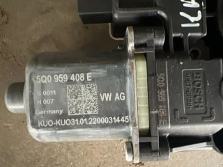 bontott SKODA KAROQ Jobb hátsó Ablakemelő Motor