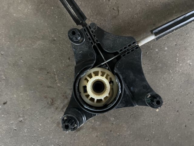 bontott SKODA KAROQ Jobb hátsó Ablakemelő Szerkezet (Elektromos)