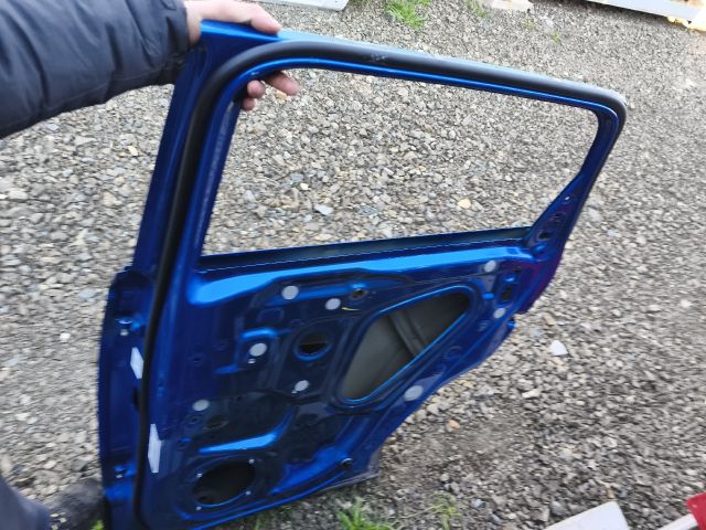 bontott SKODA KAROQ Jobb hátsó Ajtó (Üres lemez)