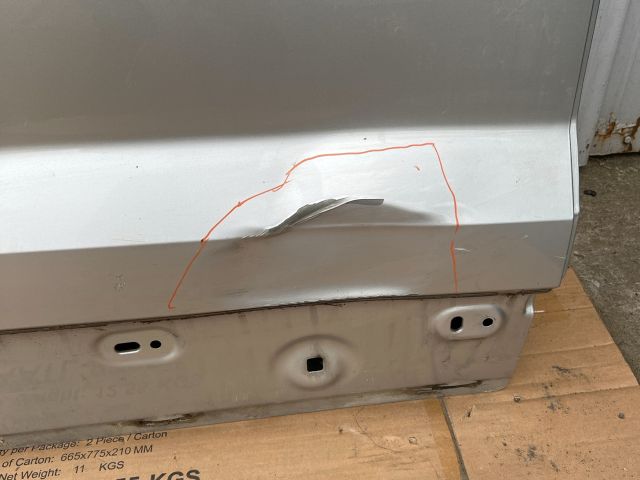 bontott SKODA KAROQ Jobb hátsó Ajtó (Üres lemez)