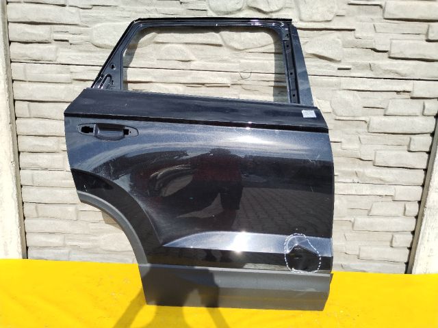 bontott SKODA KAROQ Jobb hátsó Ajtó (Üres lemez)