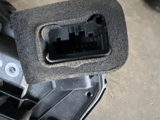 bontott SKODA KAROQ Jobb hátsó Ajtózár