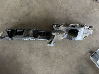 bontott SKODA KAROQ Jobb hátsó Lökhárító Tartó (Műanyag)