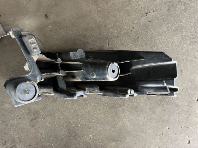 bontott SKODA KAROQ Jobb hátsó Lökhárító Tartó (Műanyag)