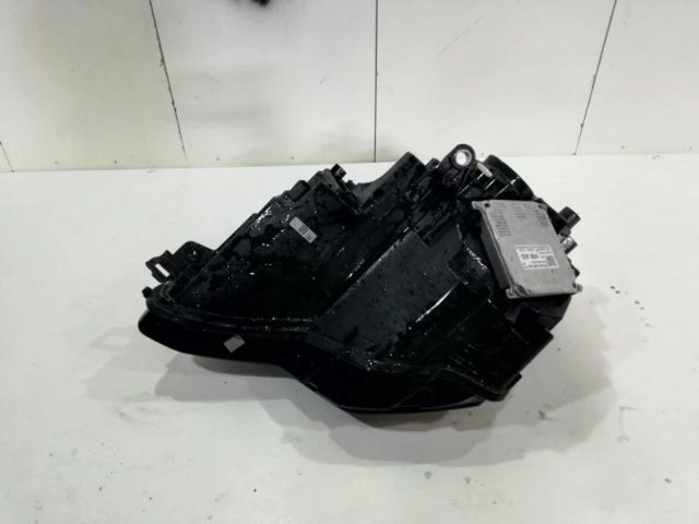 bontott SKODA KAROQ Jobb Ledes Fényszóró