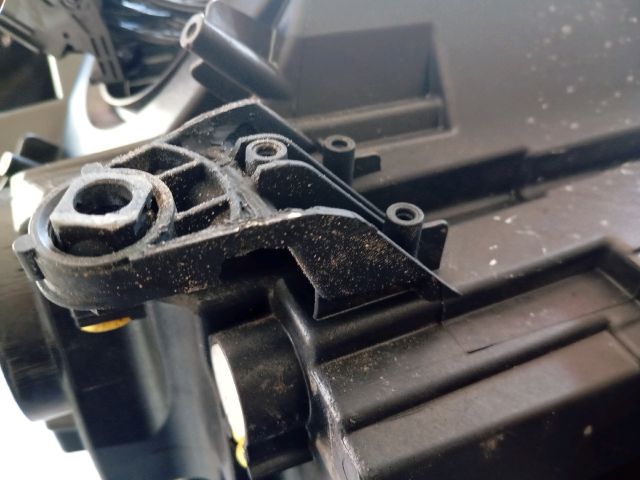 bontott SKODA KAROQ Jobb Ledes Fényszóró