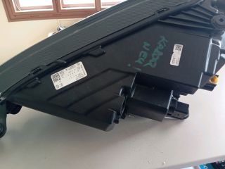 bontott SKODA KAROQ Jobb Ledes Fényszóró