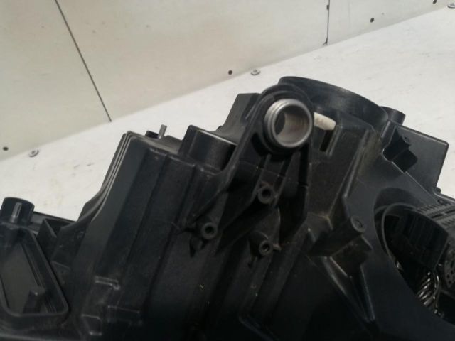 bontott SKODA KAROQ Jobb Ledes Fényszóró