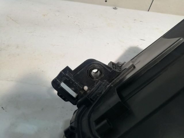 bontott SKODA KAROQ Jobb Ledes Fényszóró