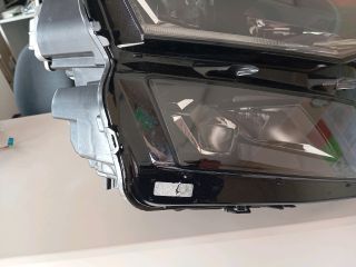 bontott SKODA KAROQ Jobb Ledes Fényszóró