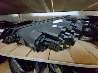 bontott SKODA KAROQ Jobb Ledes Fényszóró