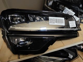 bontott SKODA KAROQ Jobb Ledes Fényszóró