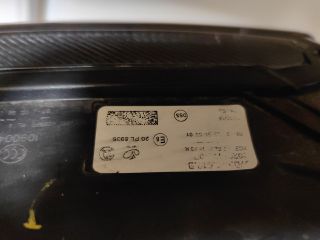 bontott SKODA KAROQ Jobb Ledes Fényszóró