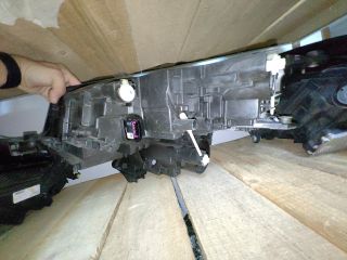 bontott SKODA KAROQ Jobb Ledes Fényszóró