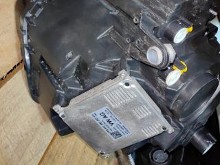 bontott SKODA KAROQ Jobb Ledes Fényszóró