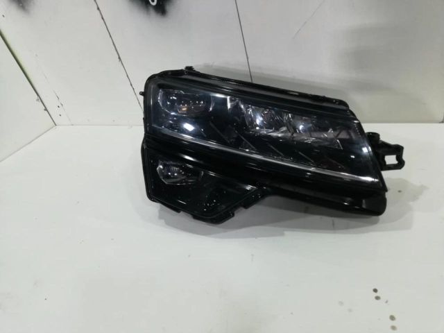 bontott SKODA KAROQ Jobb Ledes Fényszóró